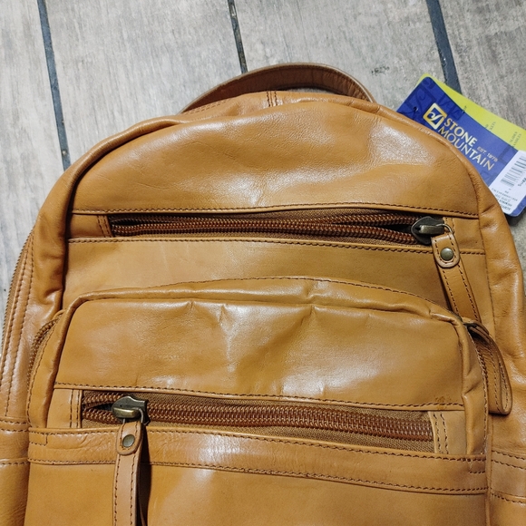 NWT Stone Mountain Unisex Brown Leather Backpack - Picture 5 of 13